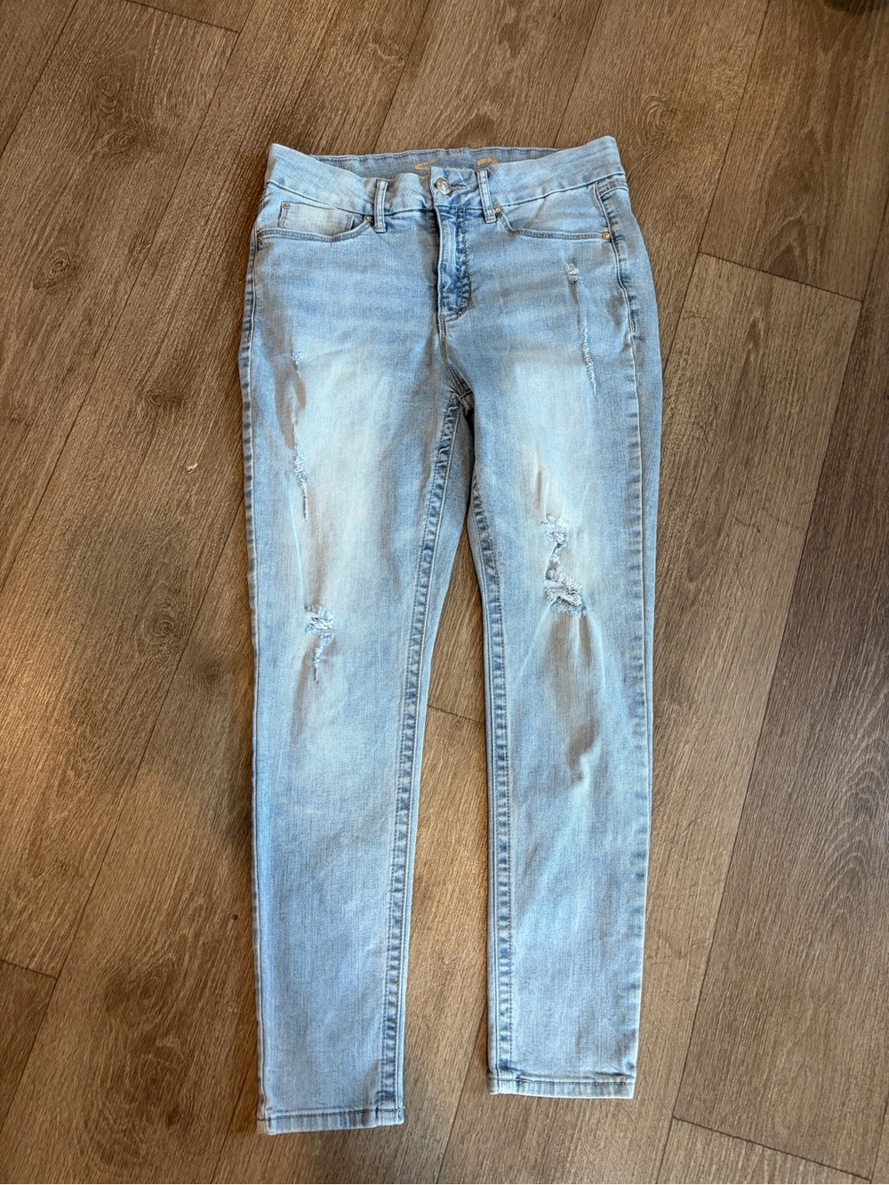 Seven7 Light Blue Skinny Jeans with Knee Distress